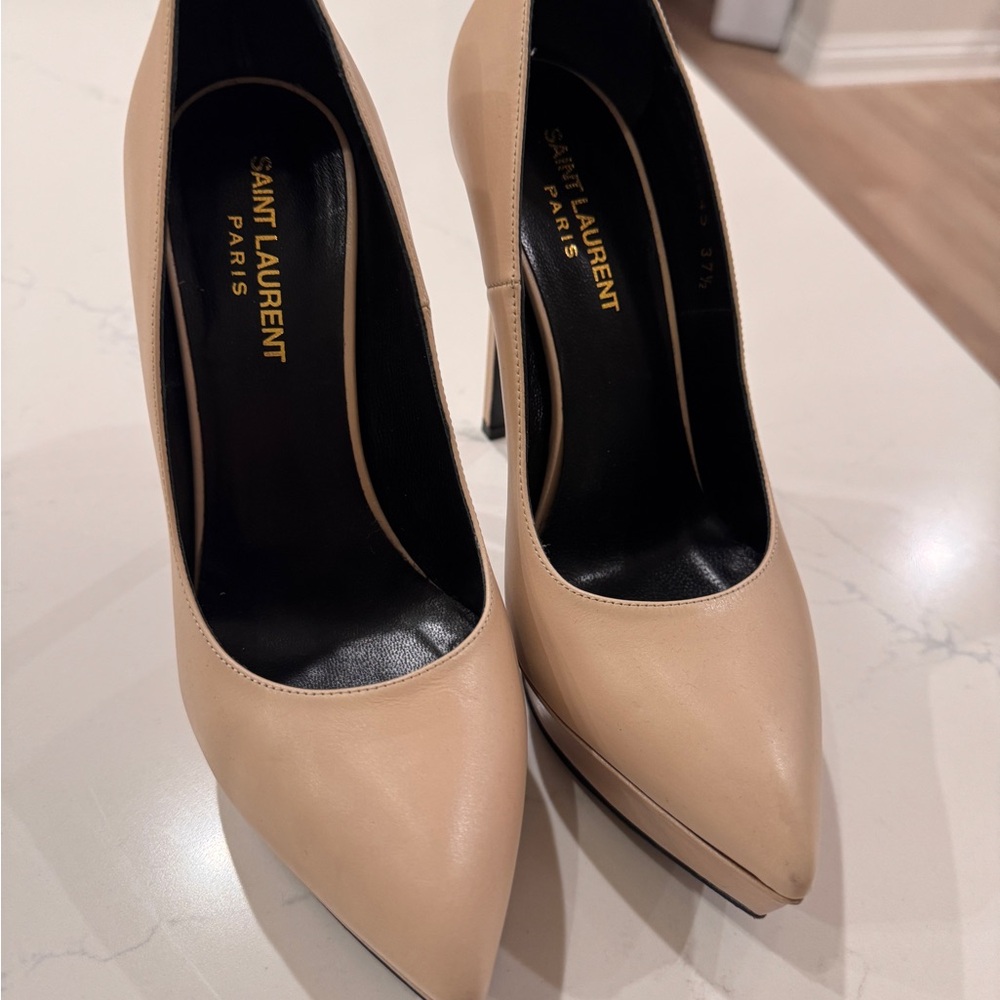 Saint Laurent Women's Beige Pumps